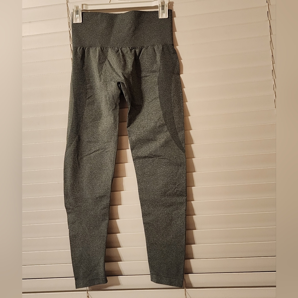 NVGTN Green High-Waisted Leggings